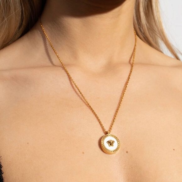 18K Gold Plated Medusa Pendant Necklace - Picture 5 of 7